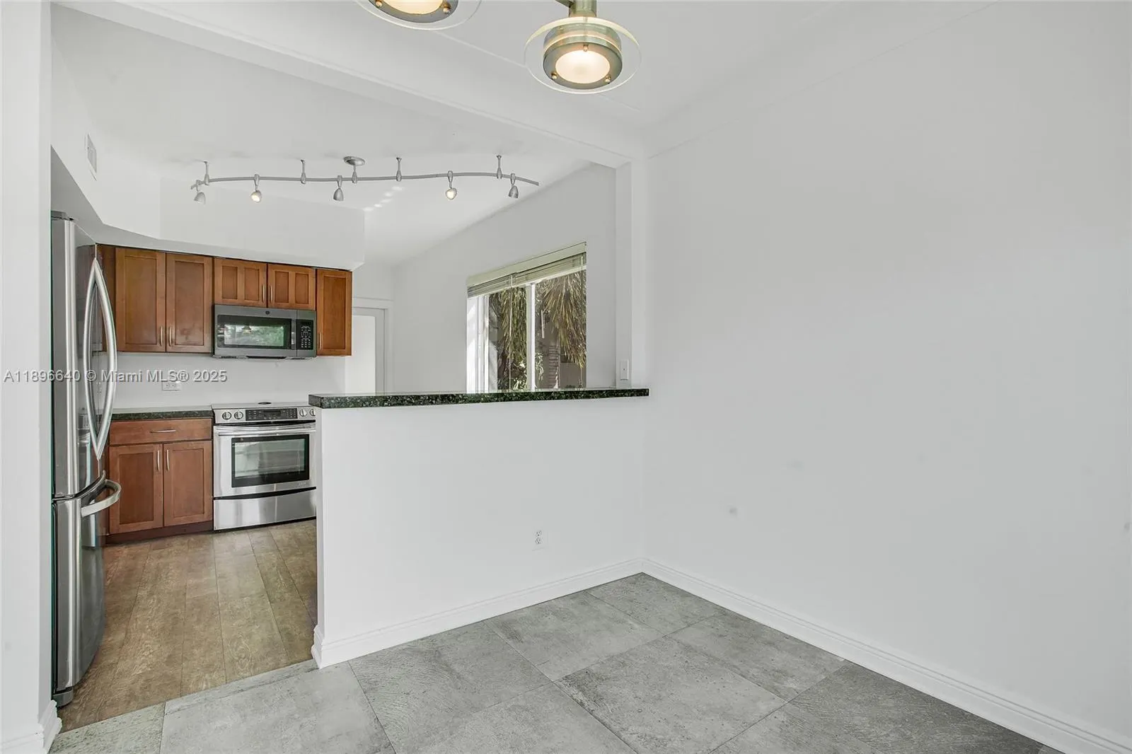 10110 W Bay Harbor Dr, #4