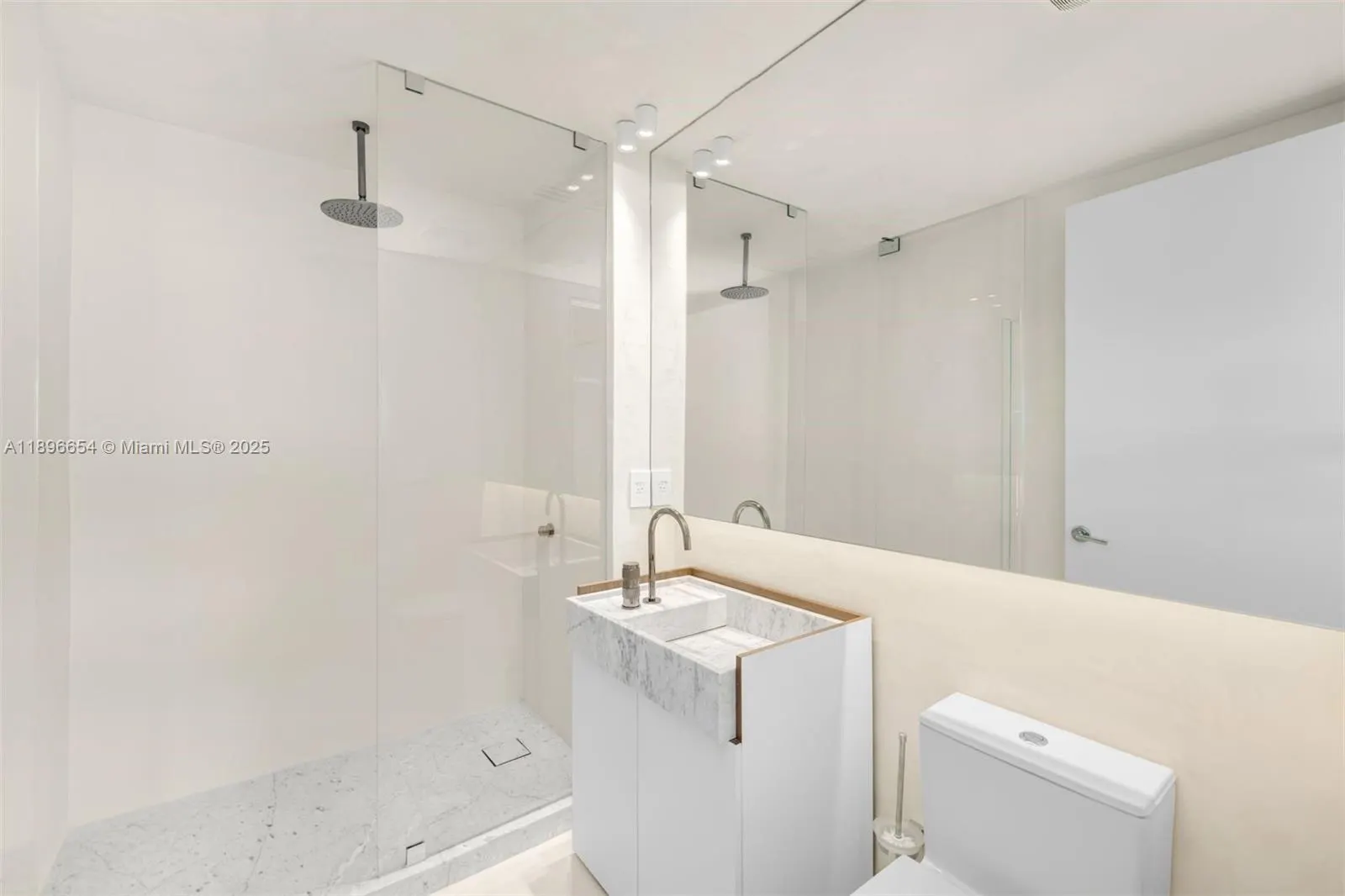 1040 Biscayne Blvd, #3007