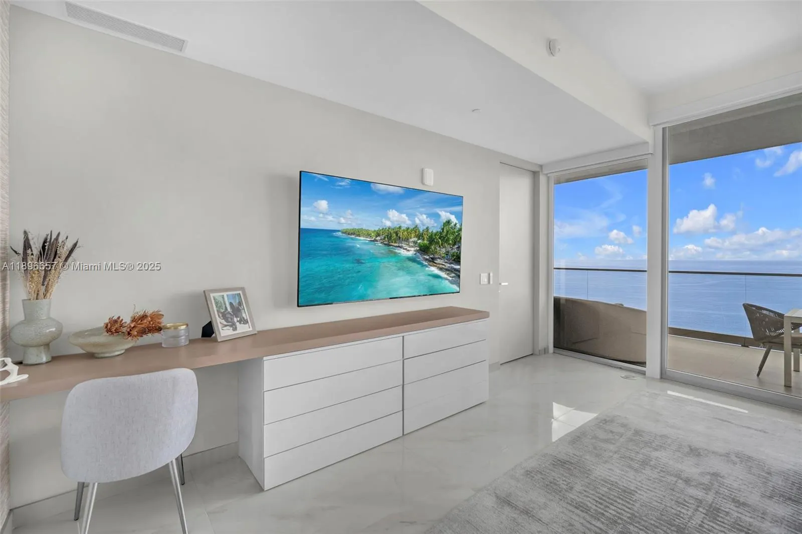 18975 Collins Ave, #3503