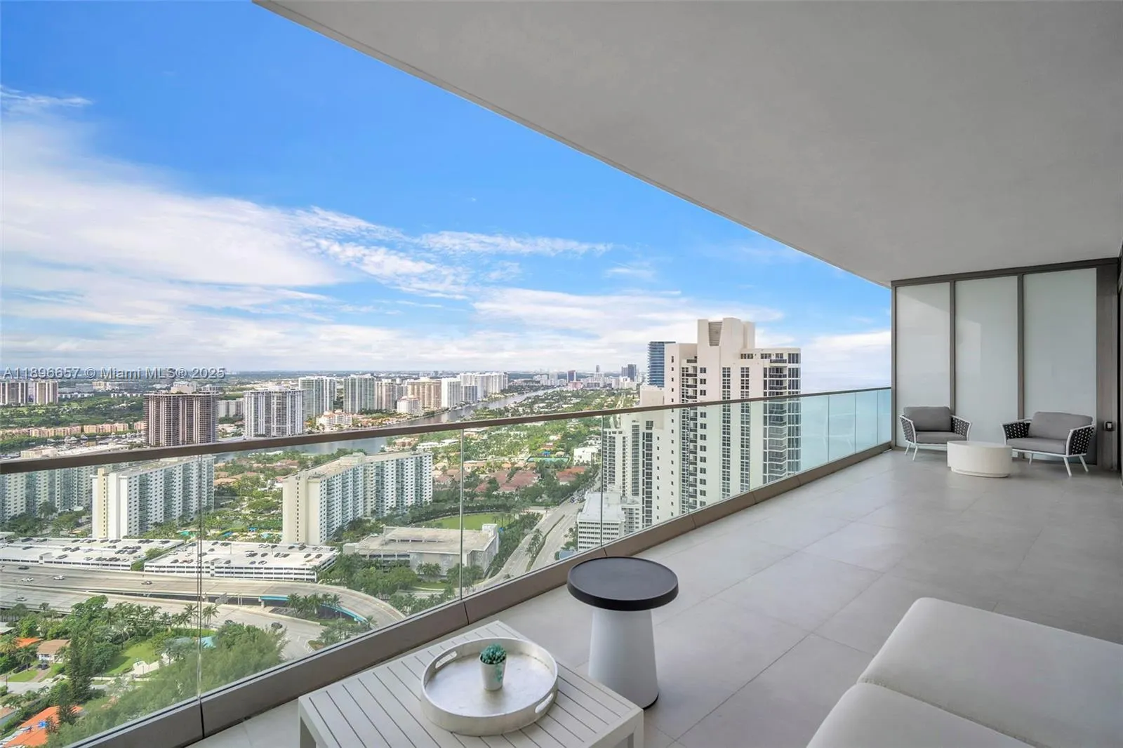 18975 Collins Ave, #3503