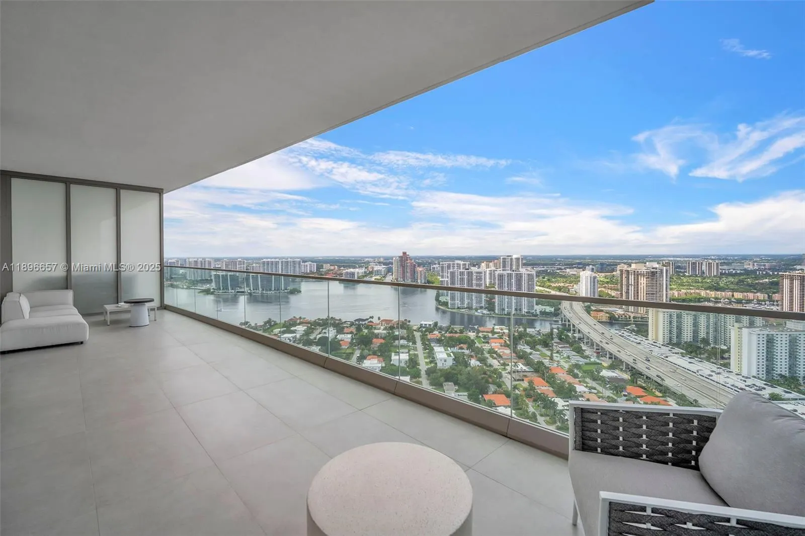 18975 Collins Ave, #3503