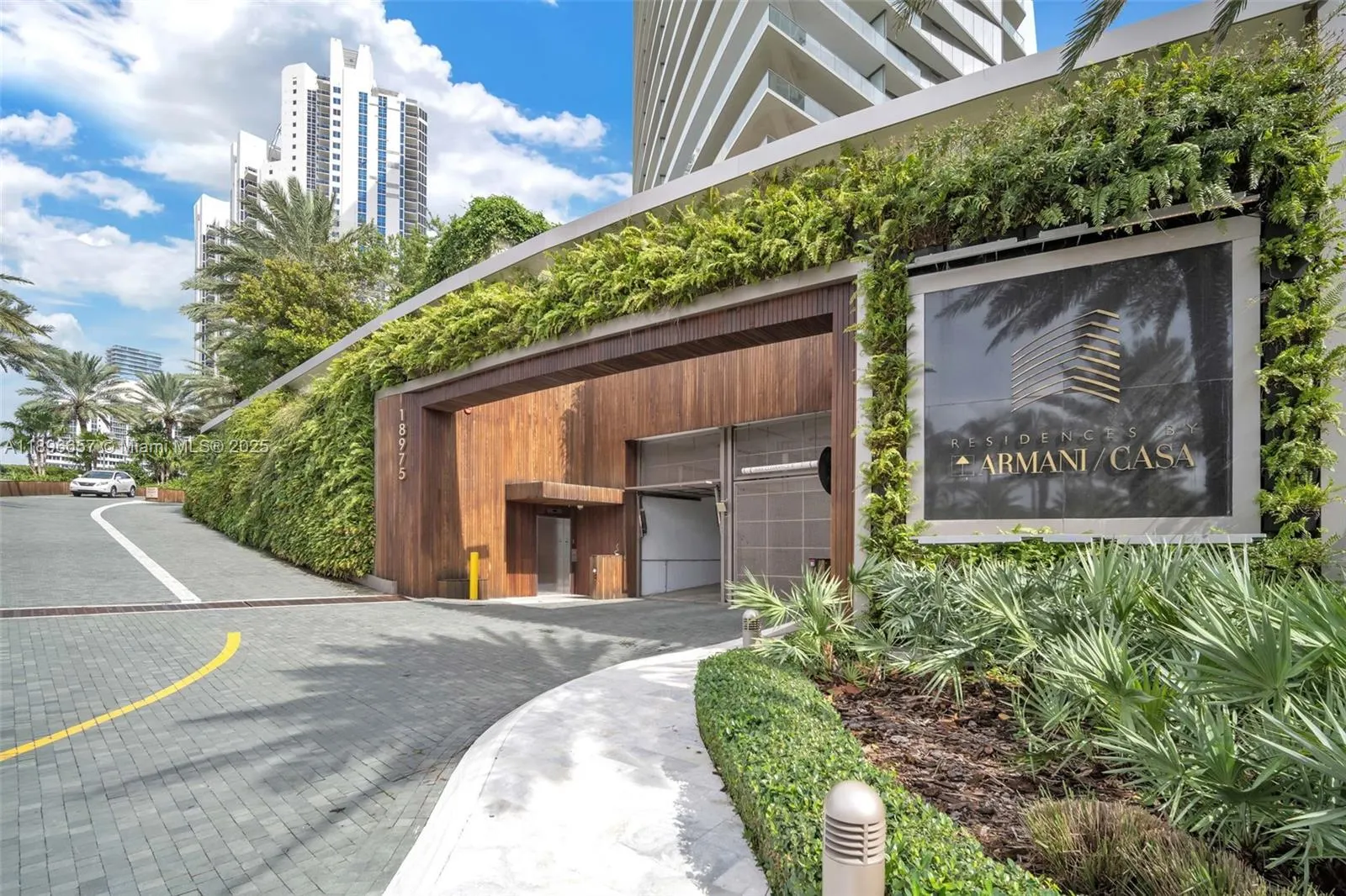 18975 Collins Ave, #3503