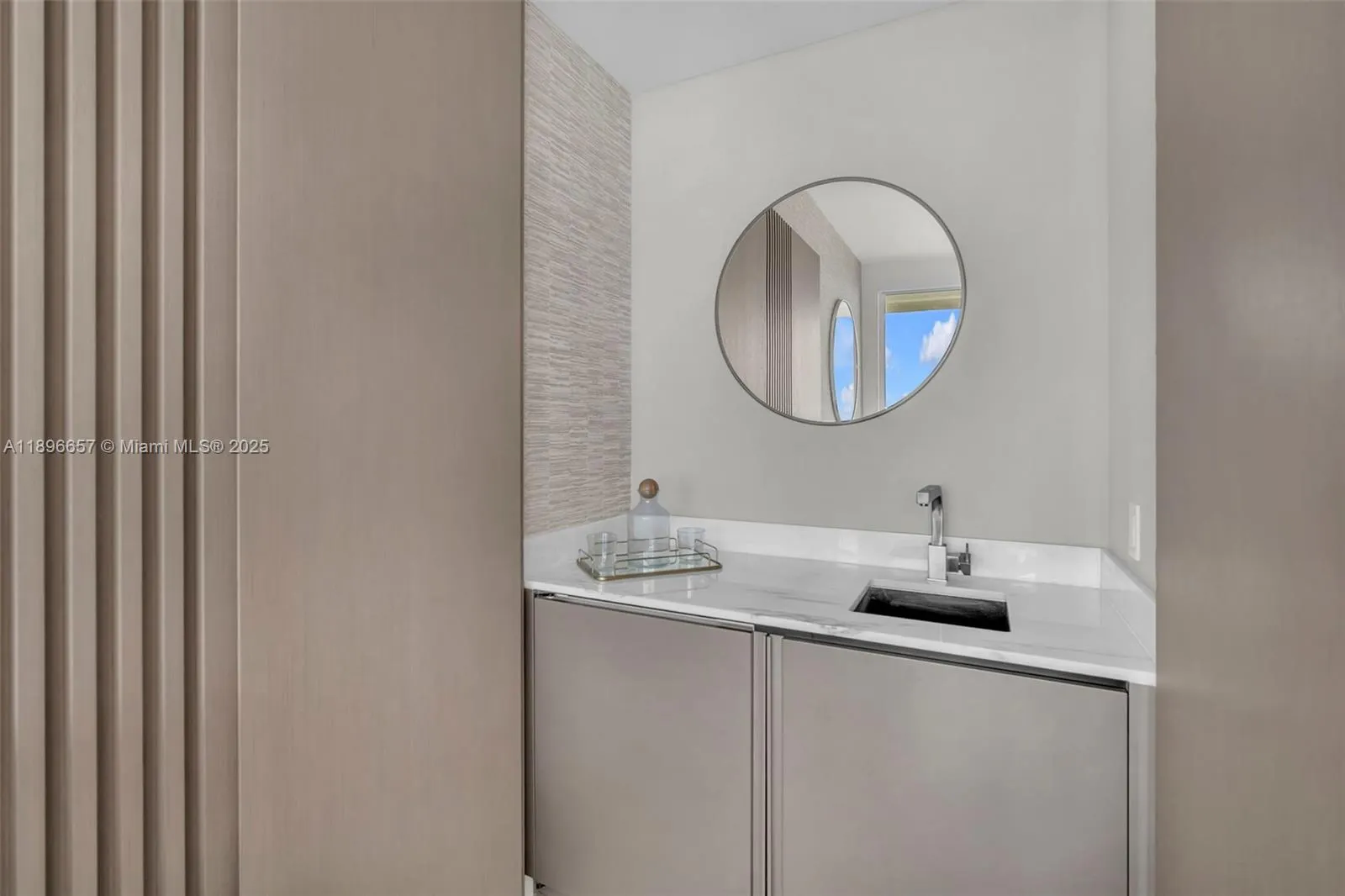 18975 Collins Ave, #3503