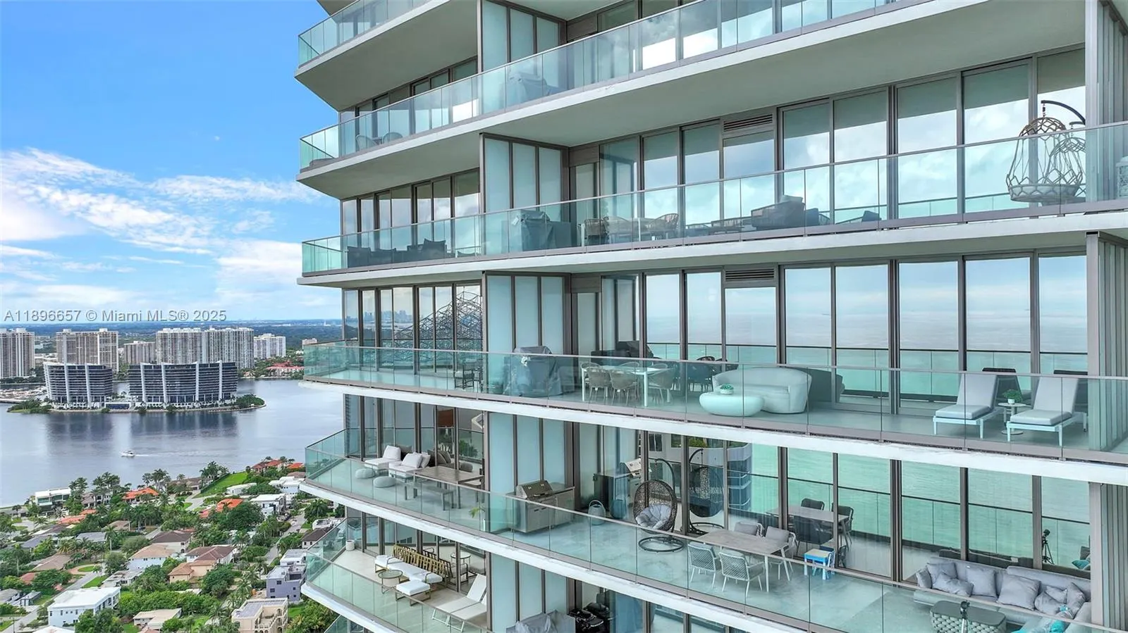 18975 Collins Ave, #3503