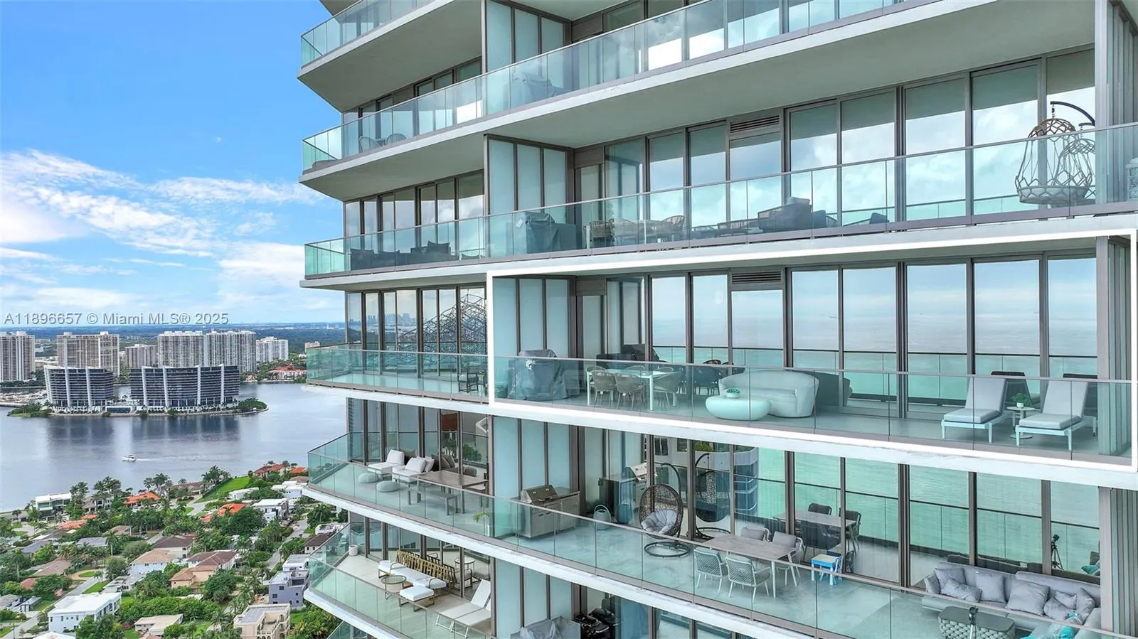 18975 Collins Ave, #3503