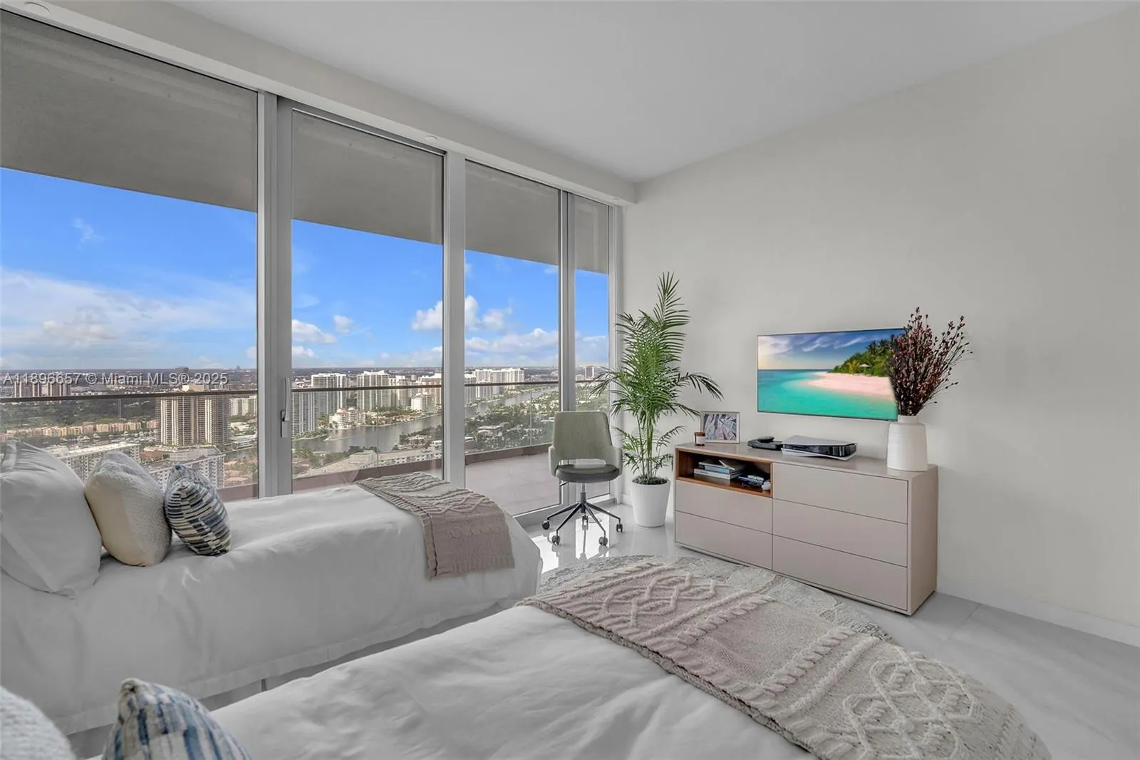 18975 Collins Ave, #3503