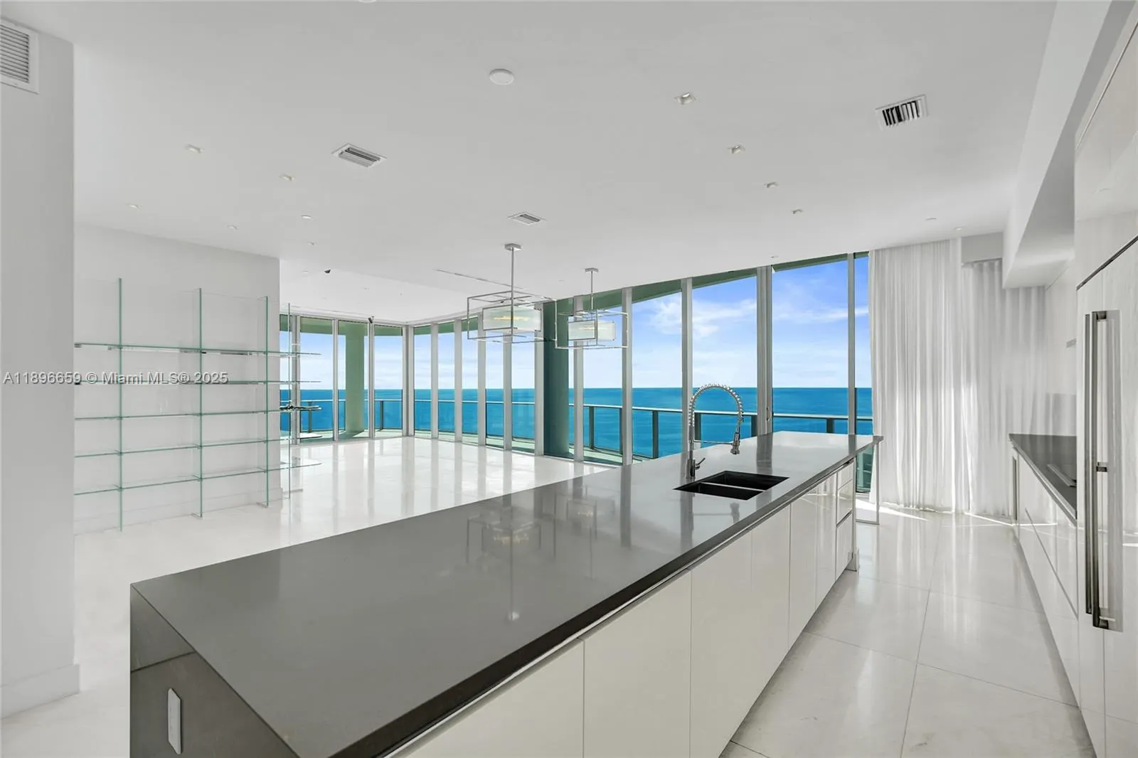 17475 Collins Ave, #2302
