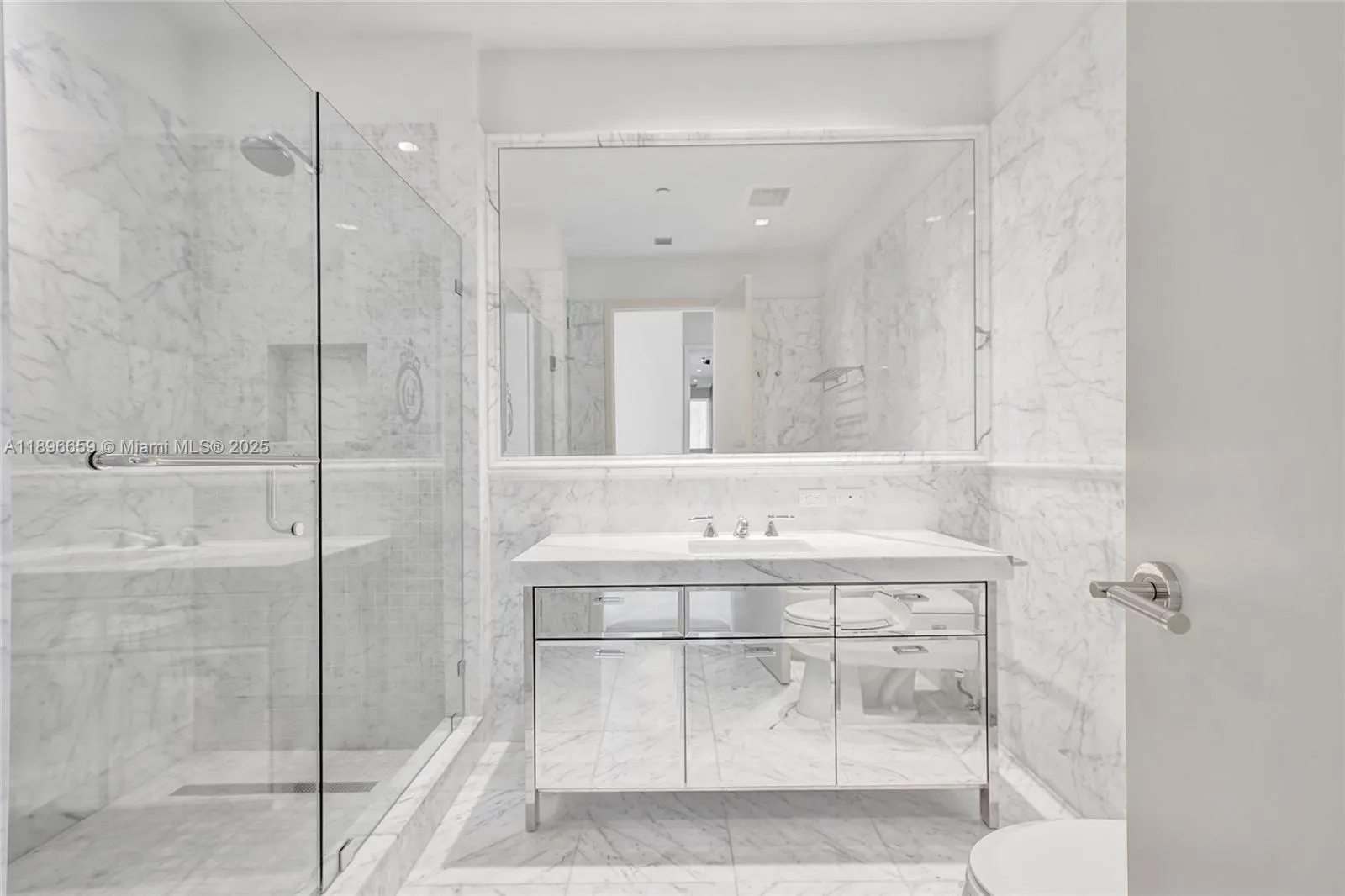 17475 Collins Ave, #2302