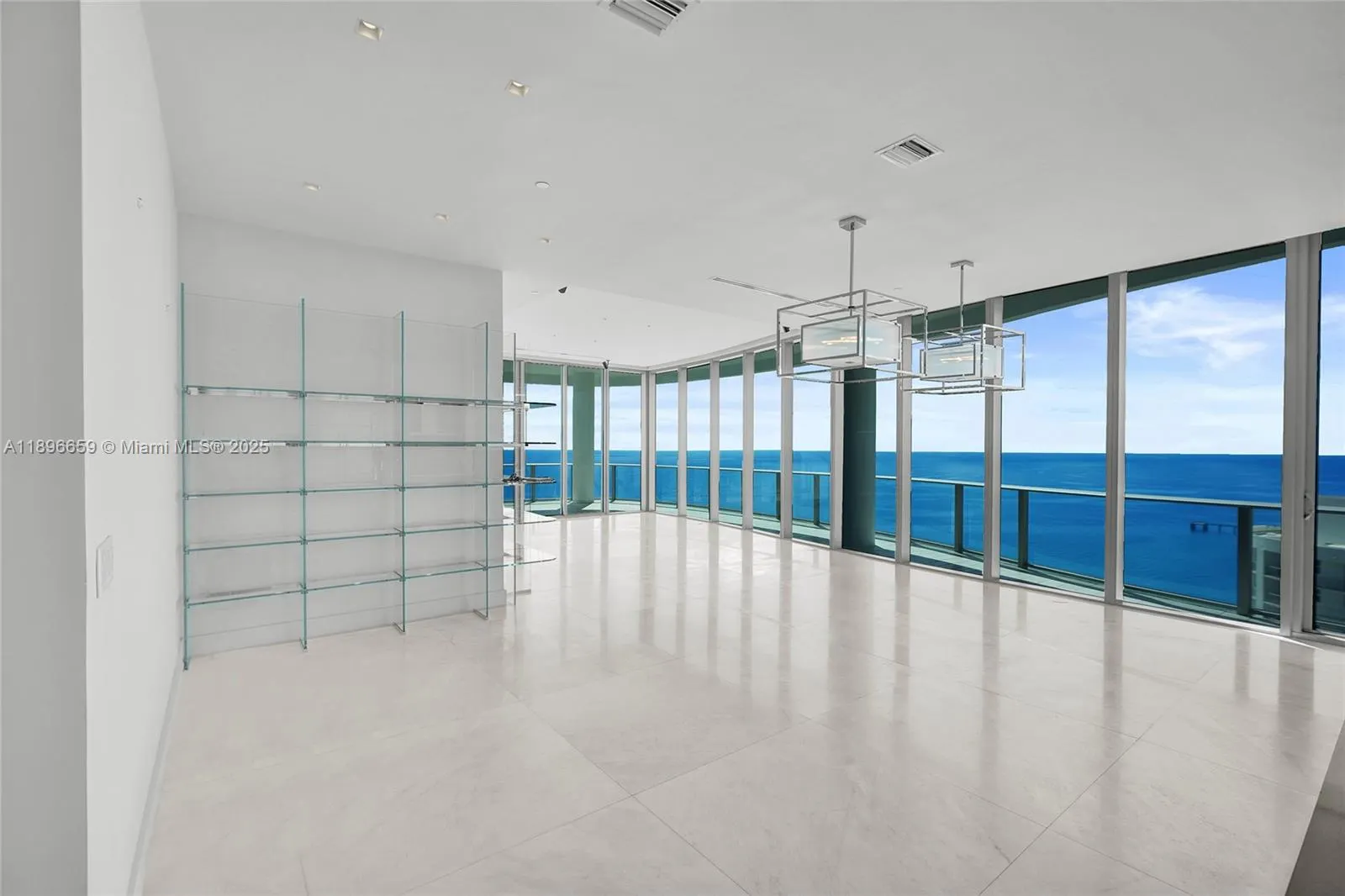 17475 Collins Ave, #2302