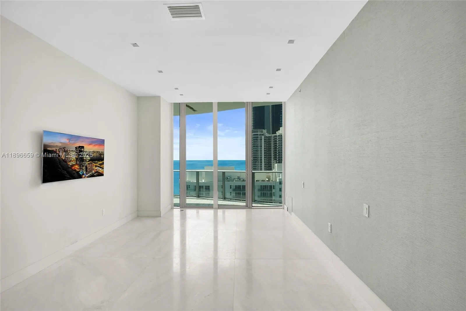 17475 Collins Ave, #2302
