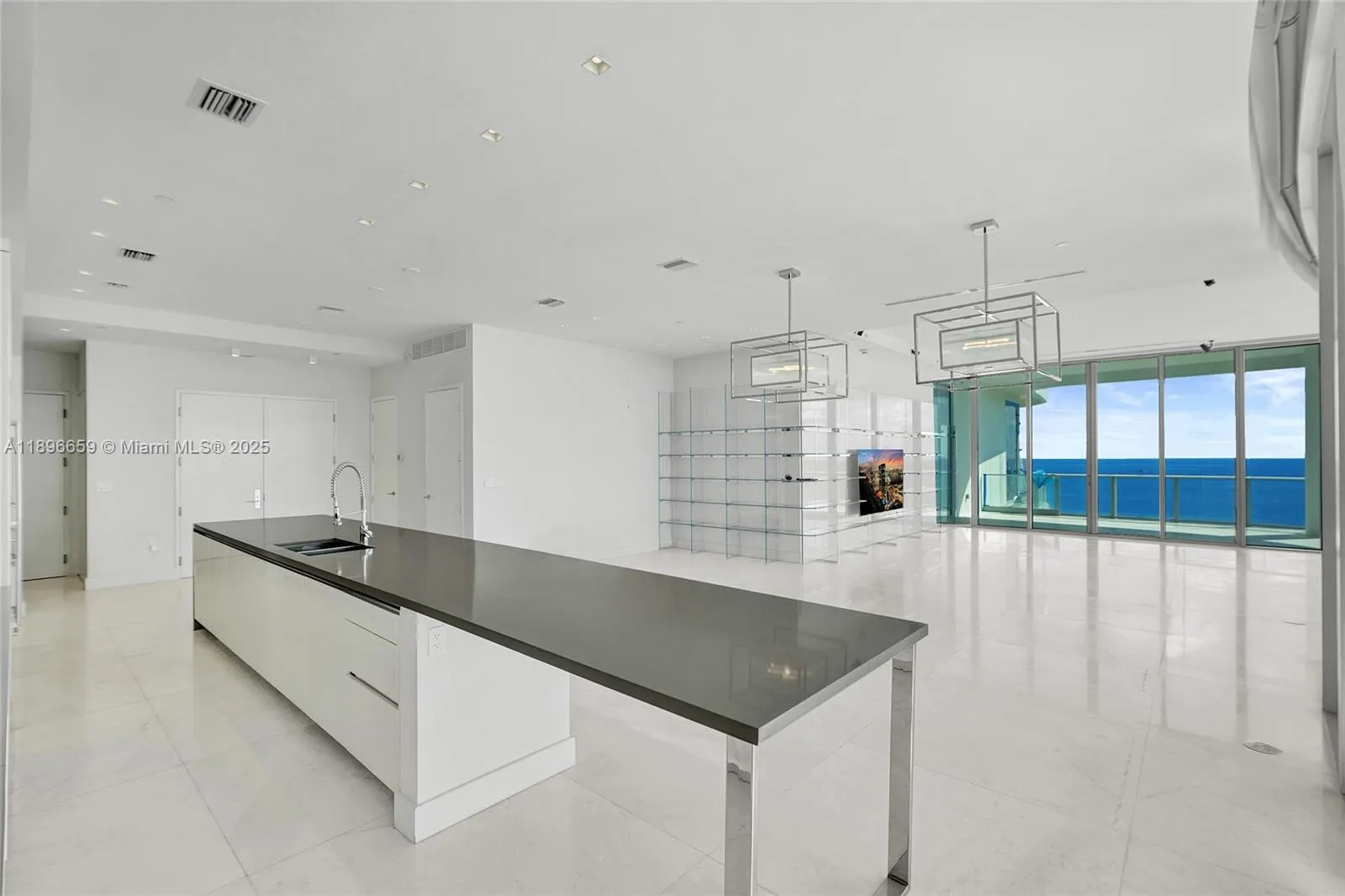 17475 Collins Ave, #2302