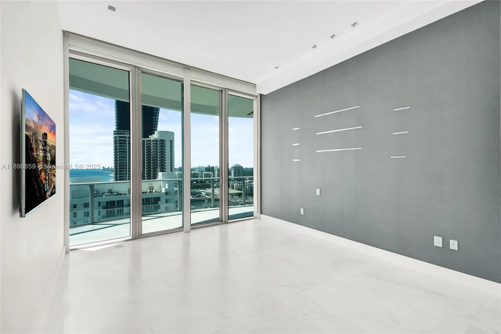 17475 Collins Ave, #2302