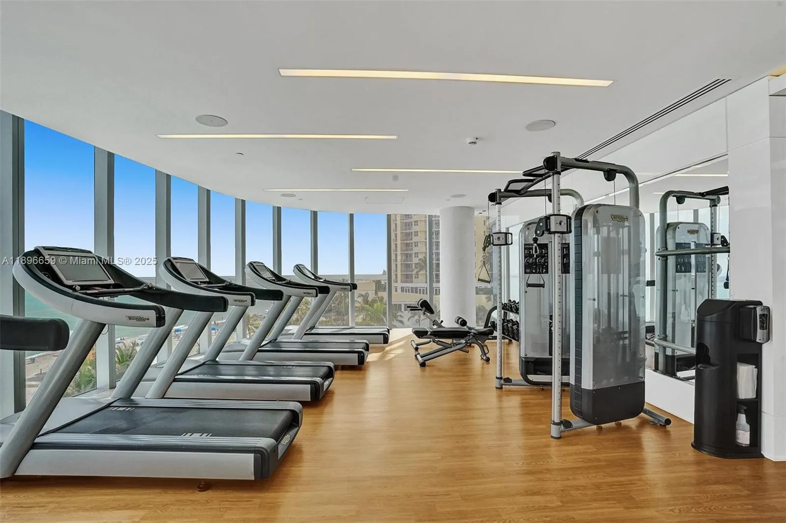 17475 Collins Ave, #2302