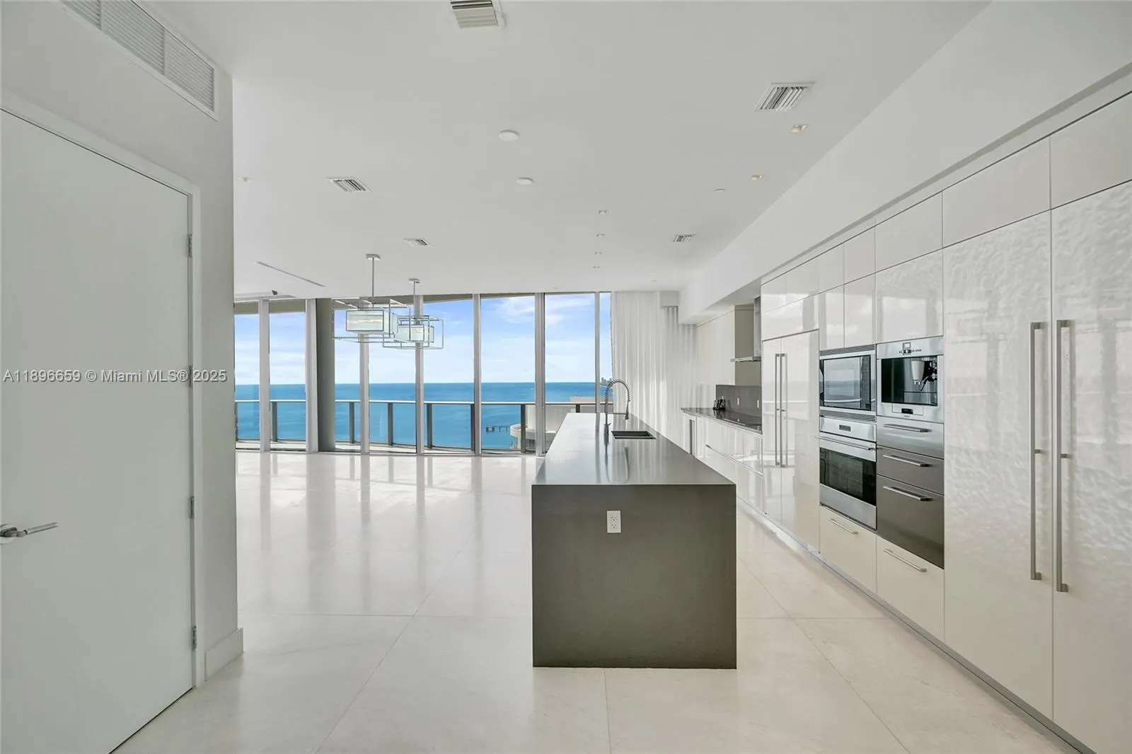 17475 Collins Ave, #2302