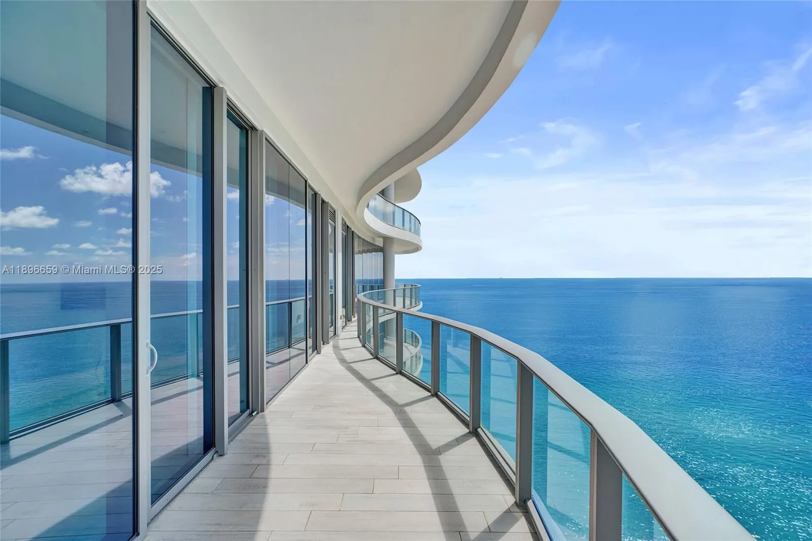 17475 Collins Ave, #2302