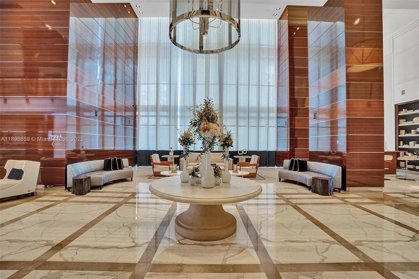17475 Collins Ave, #2302