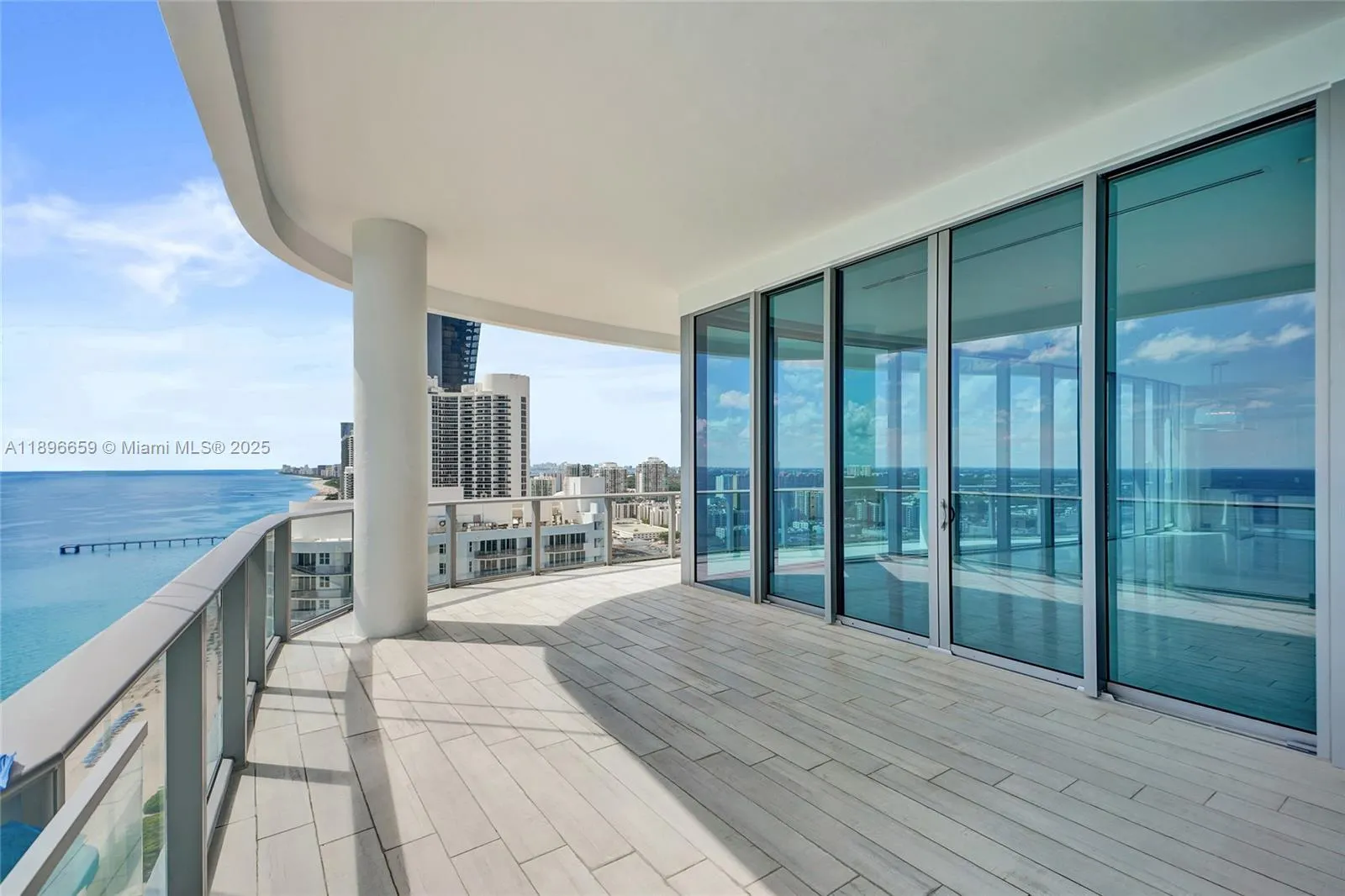 17475 Collins Ave, #2302