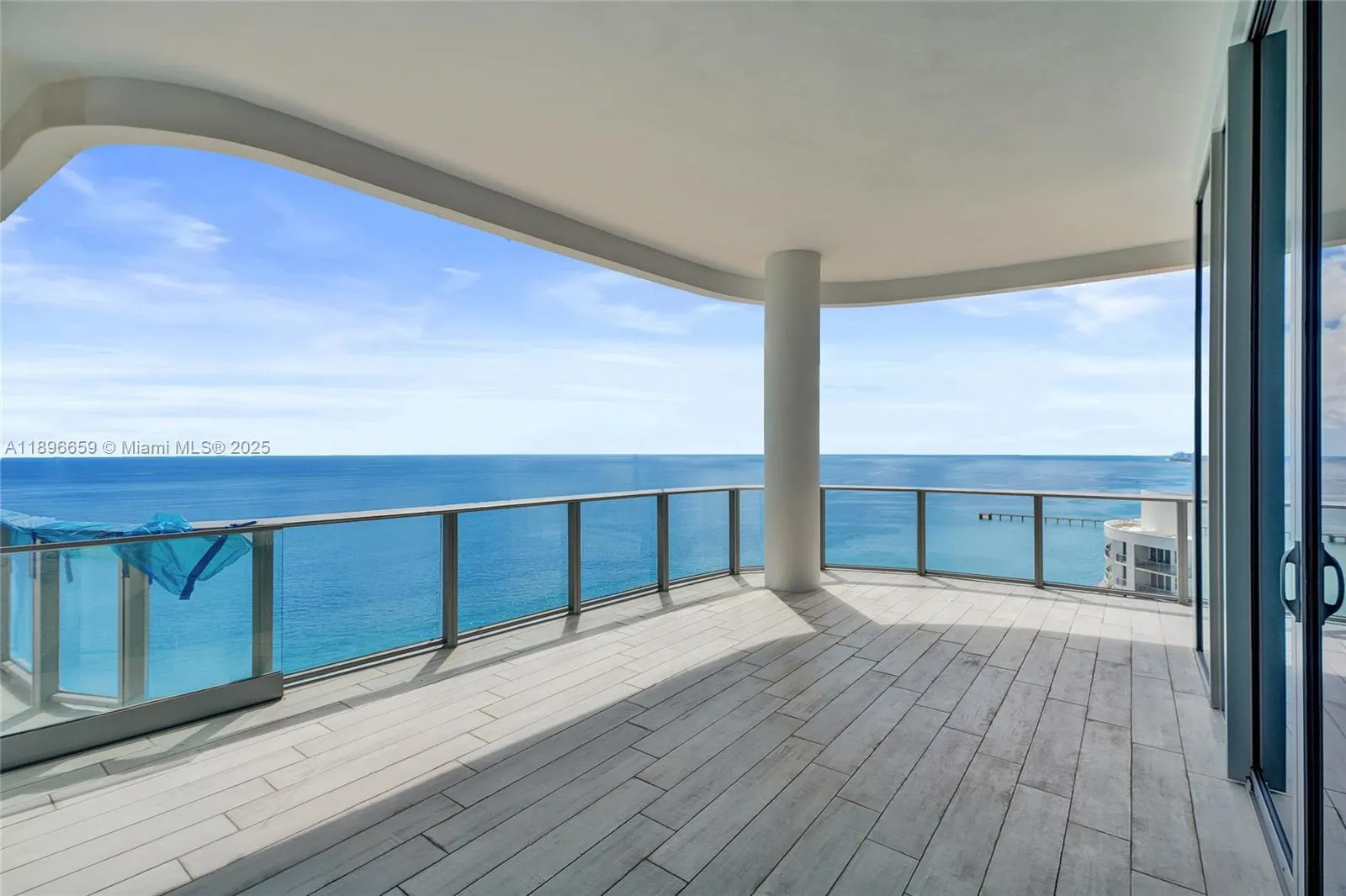17475 Collins Ave, #2302