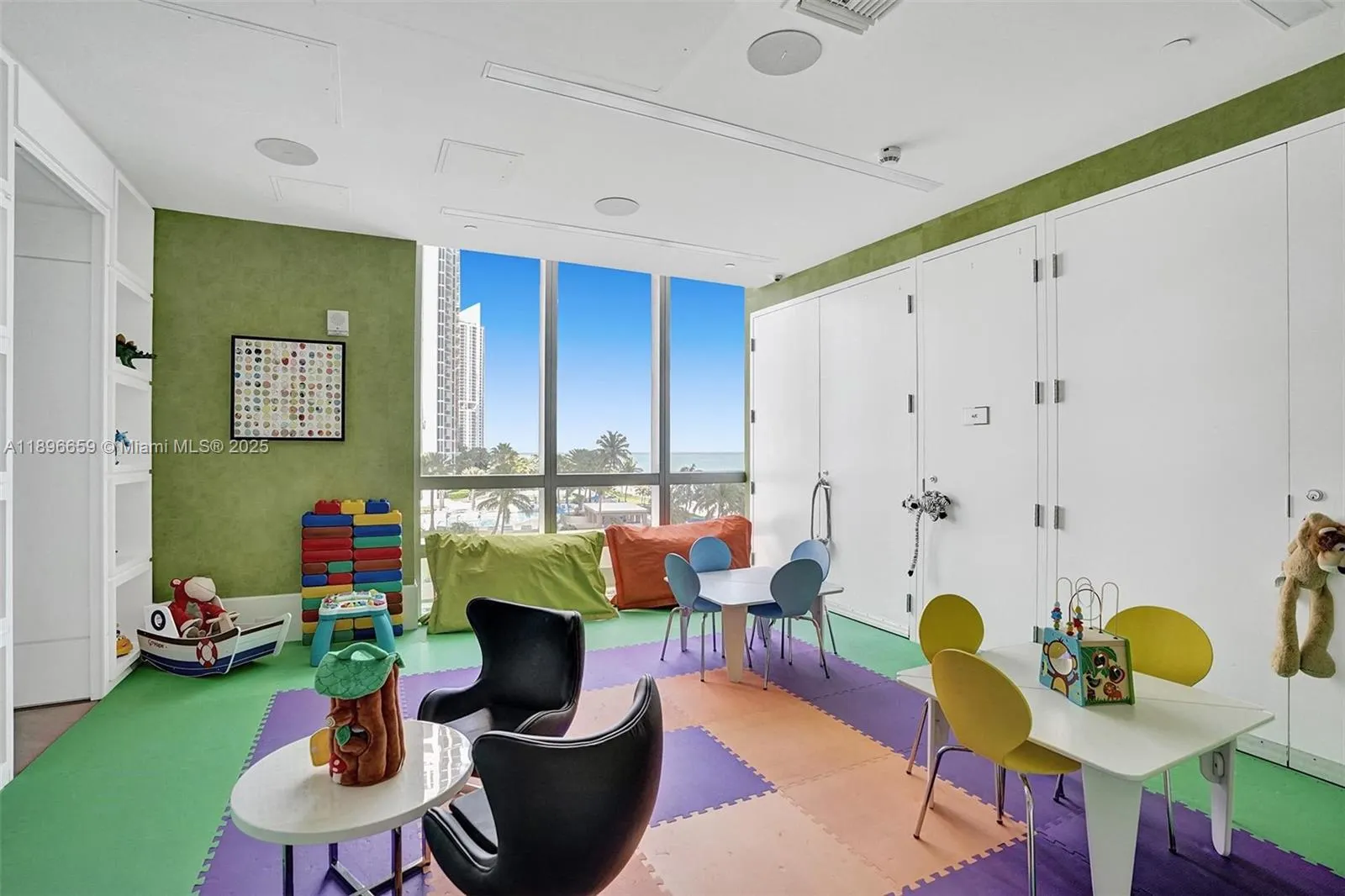 17475 Collins Ave, #2302