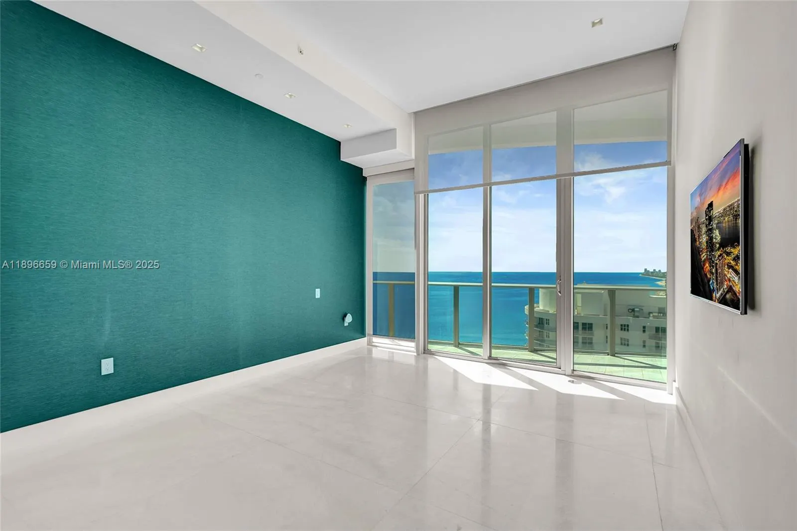 17475 Collins Ave, #2302