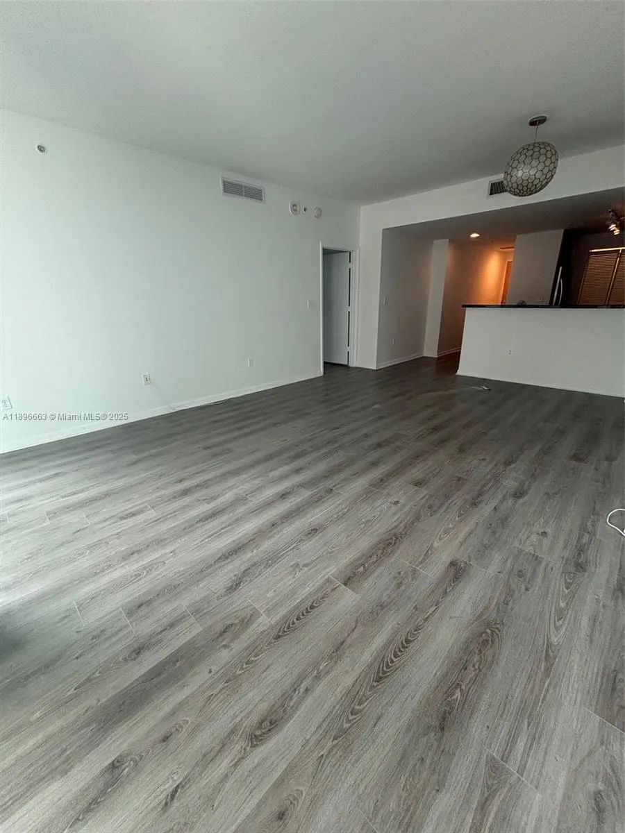 244 Biscayne Blvd, #1606