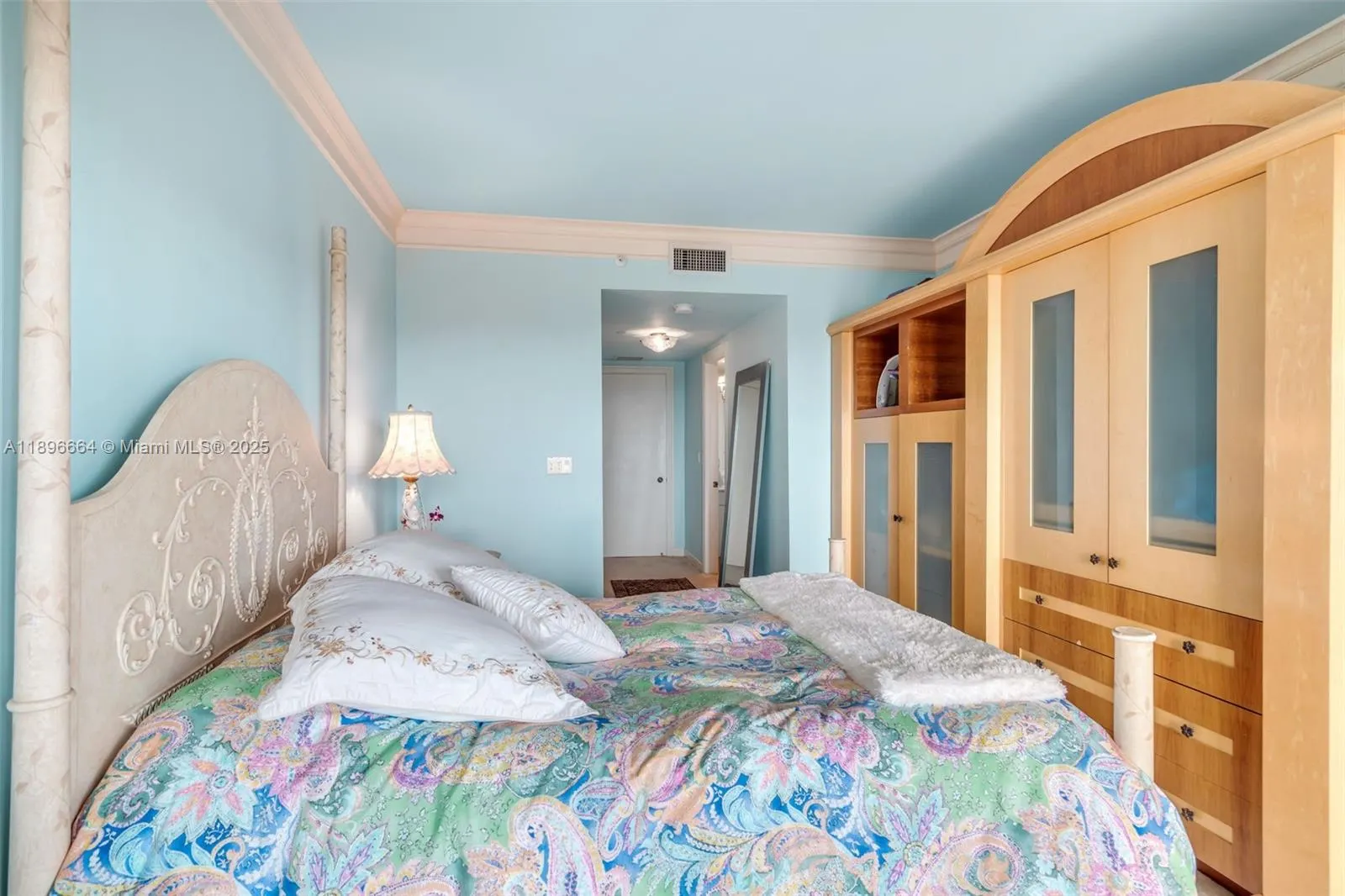 445 Grand Bay Dr, #1001