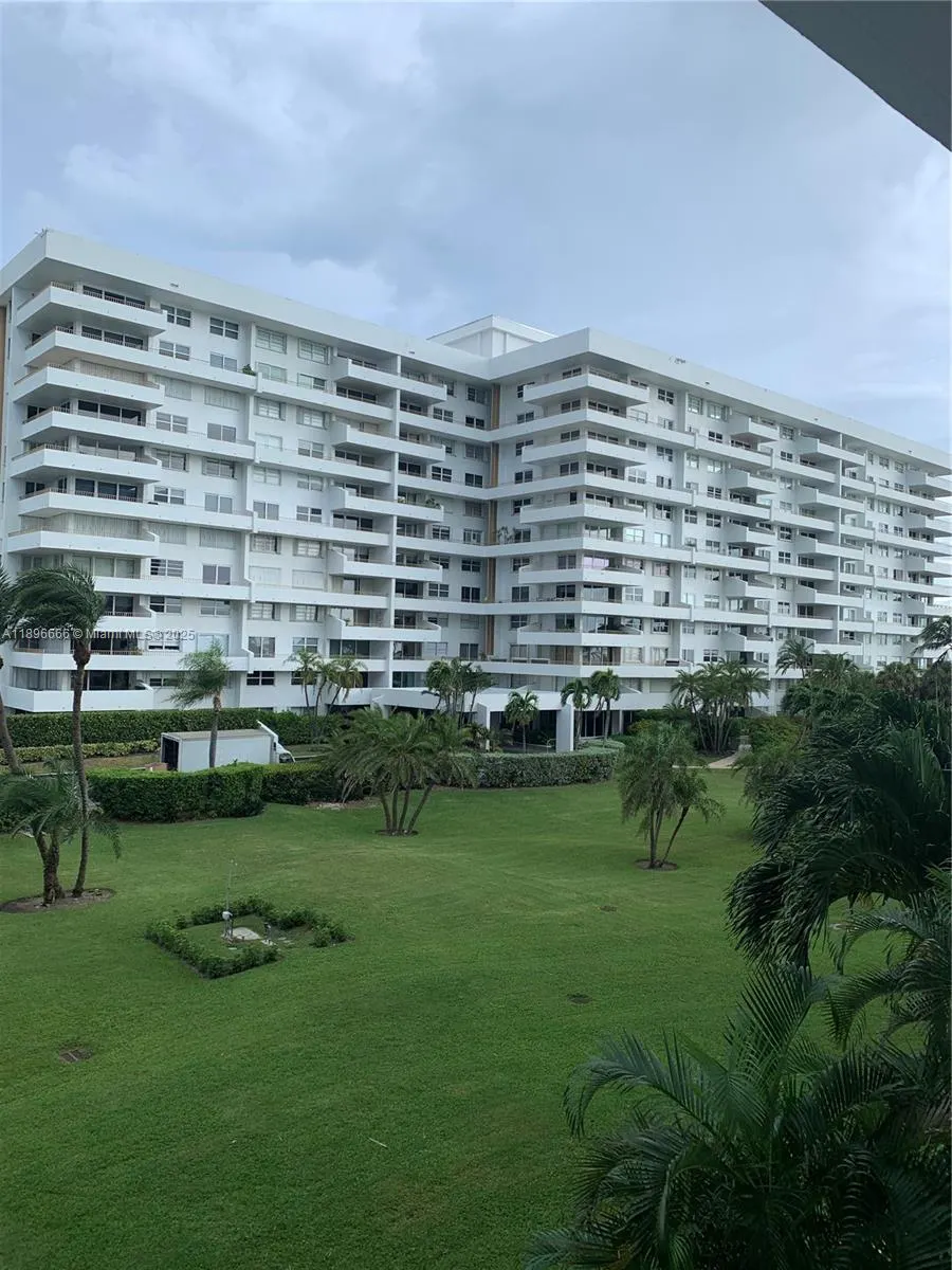 177 Ocean Lane Dr, #208