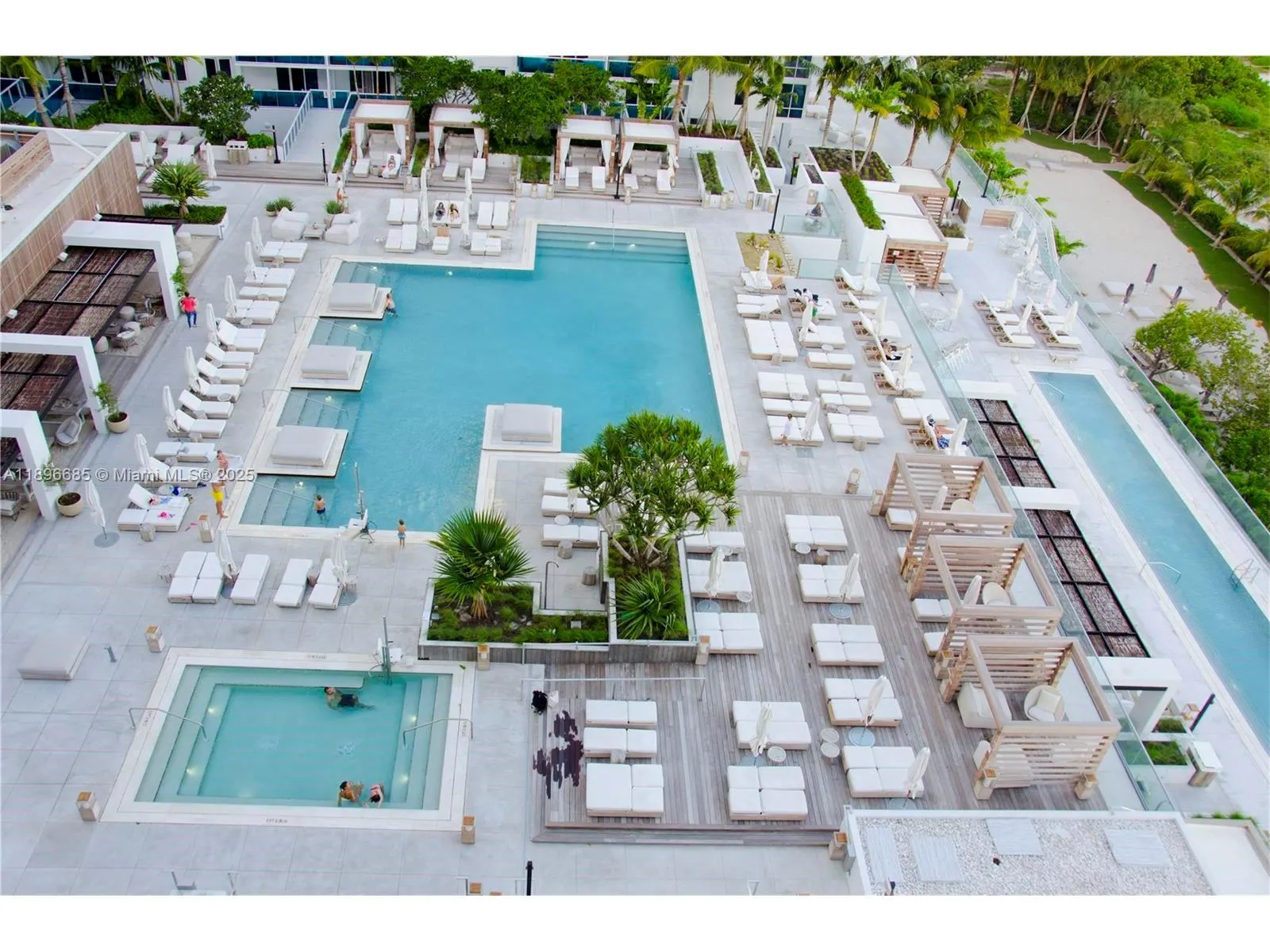 2301 Collins Ave, #PH21