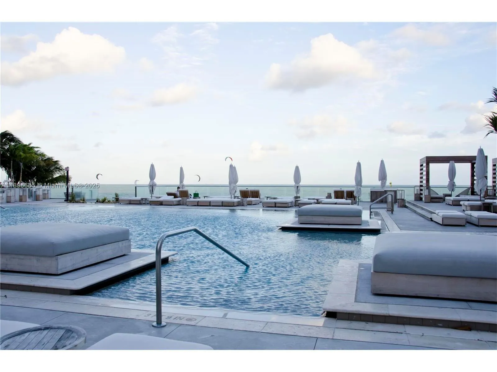2301 Collins Ave, #PH21