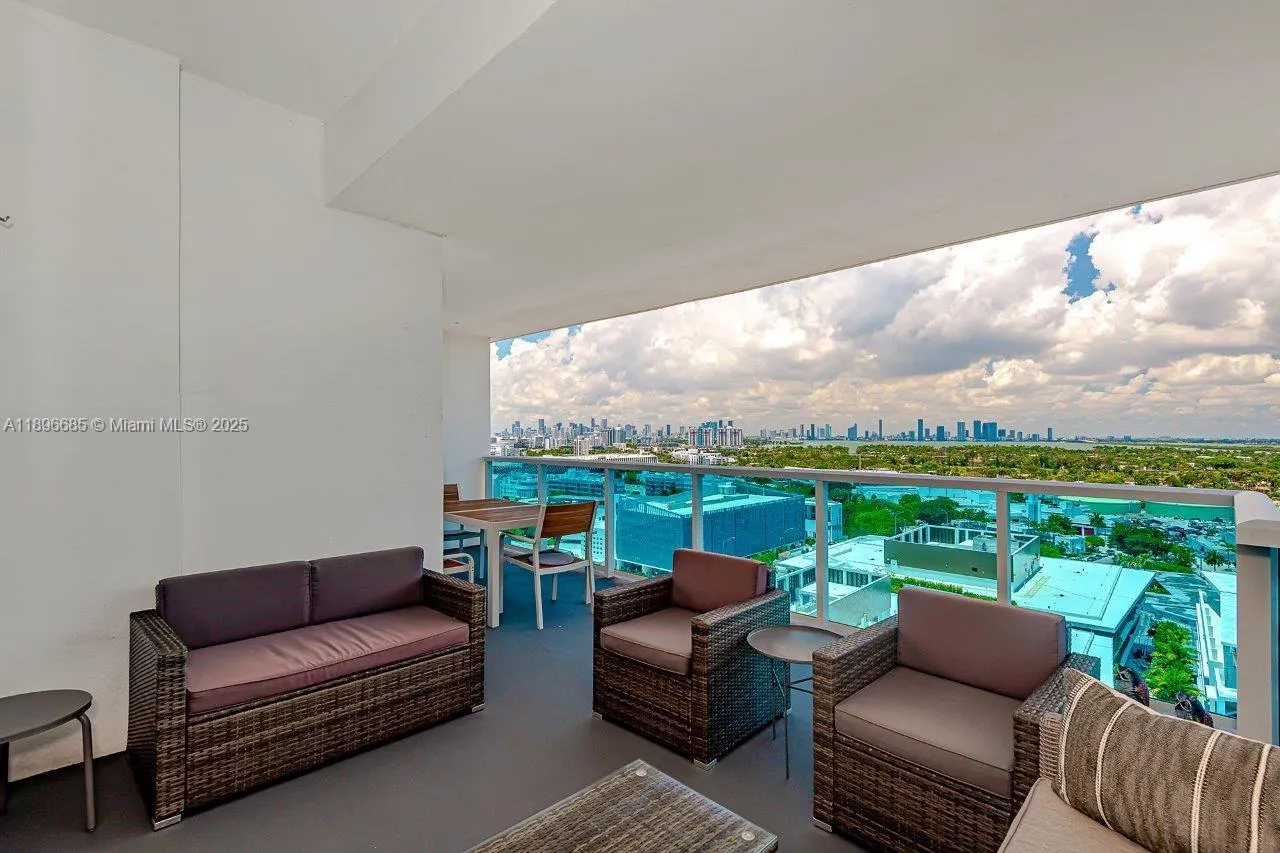 2301 Collins Ave, #PH21
