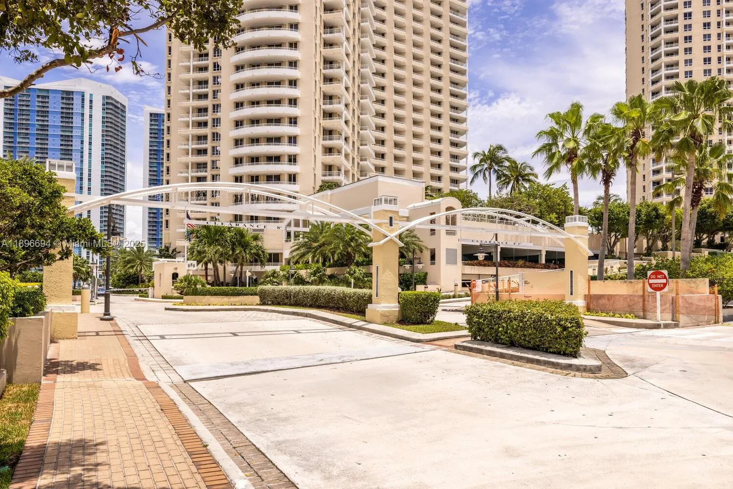 888 Brickell Key Dr, #2607