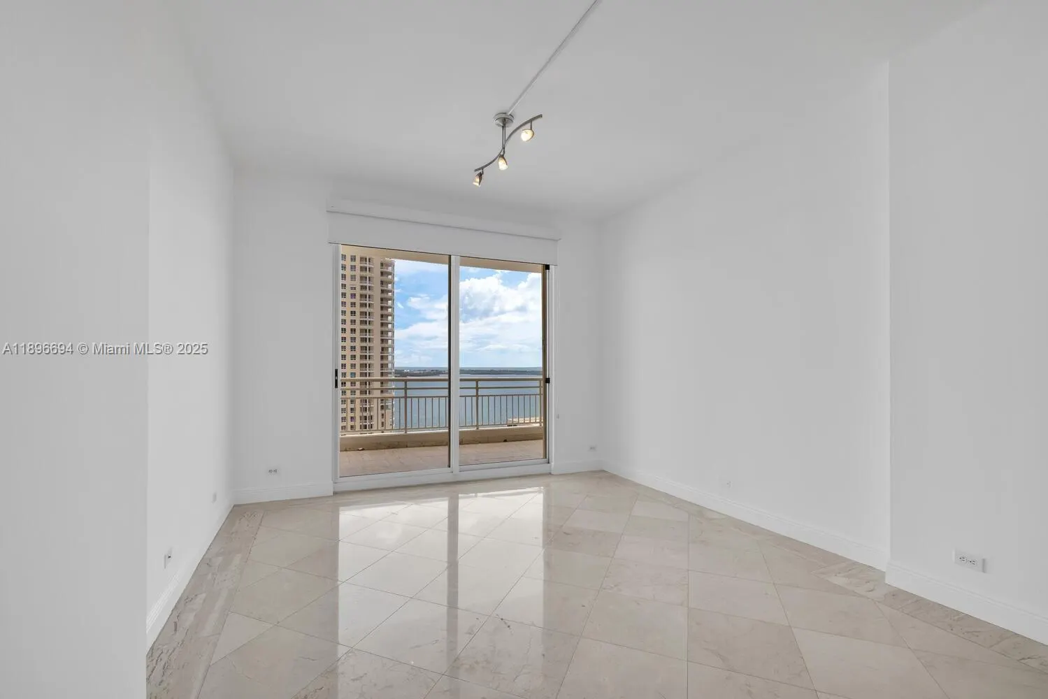 888 Brickell Key Dr, #2607