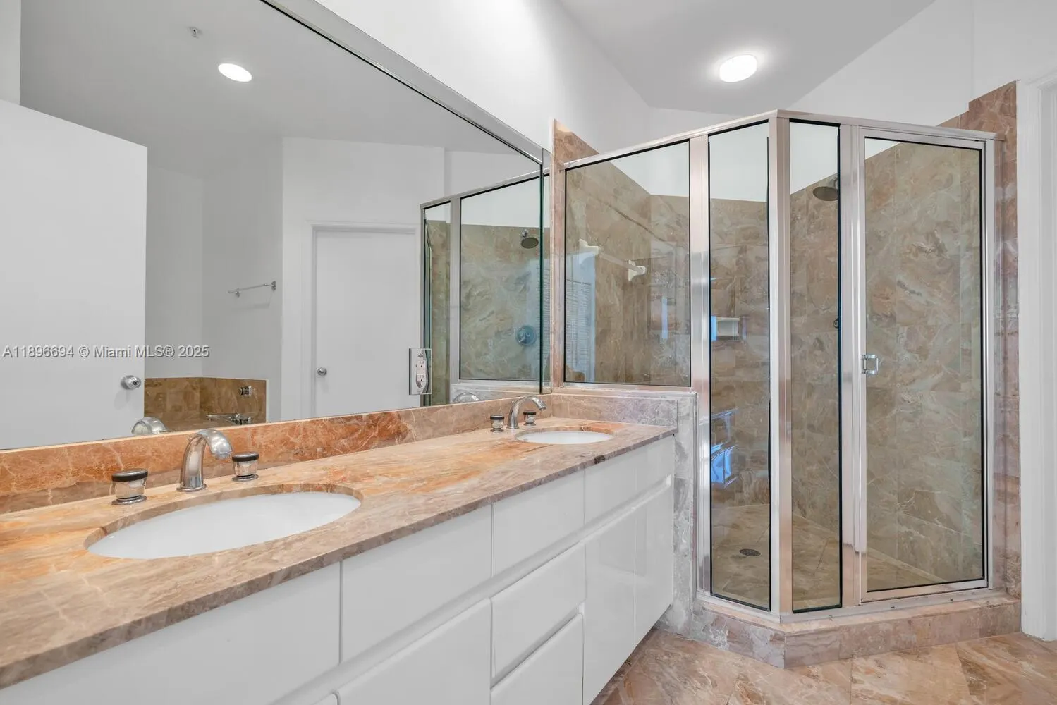 888 Brickell Key Dr, #2607