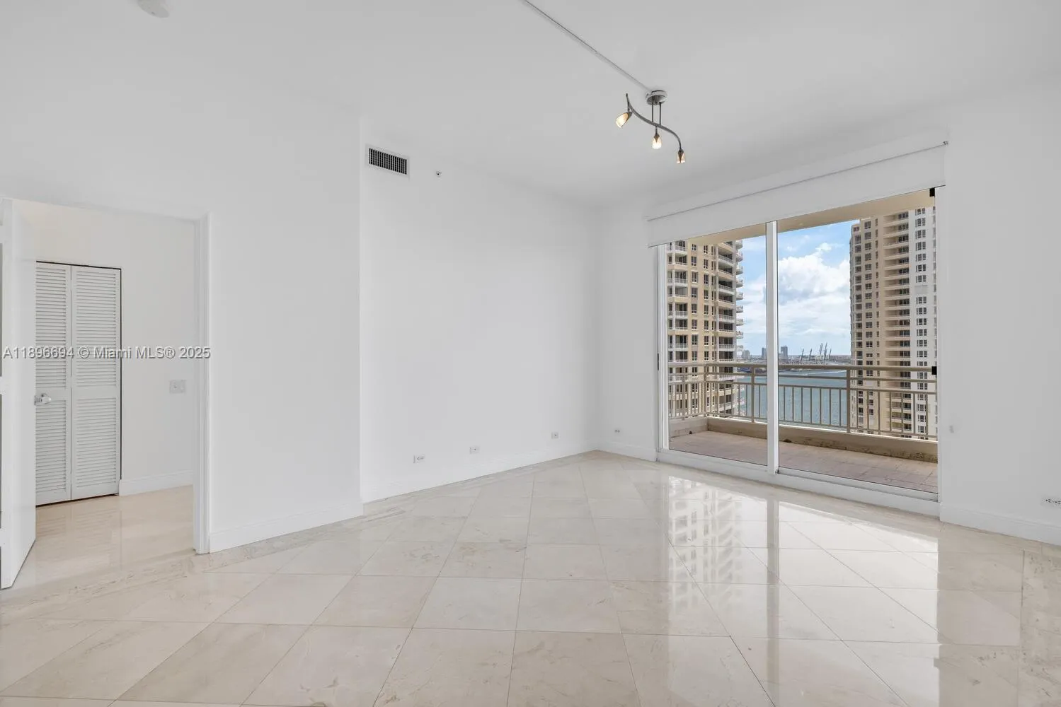 888 Brickell Key Dr, #2607