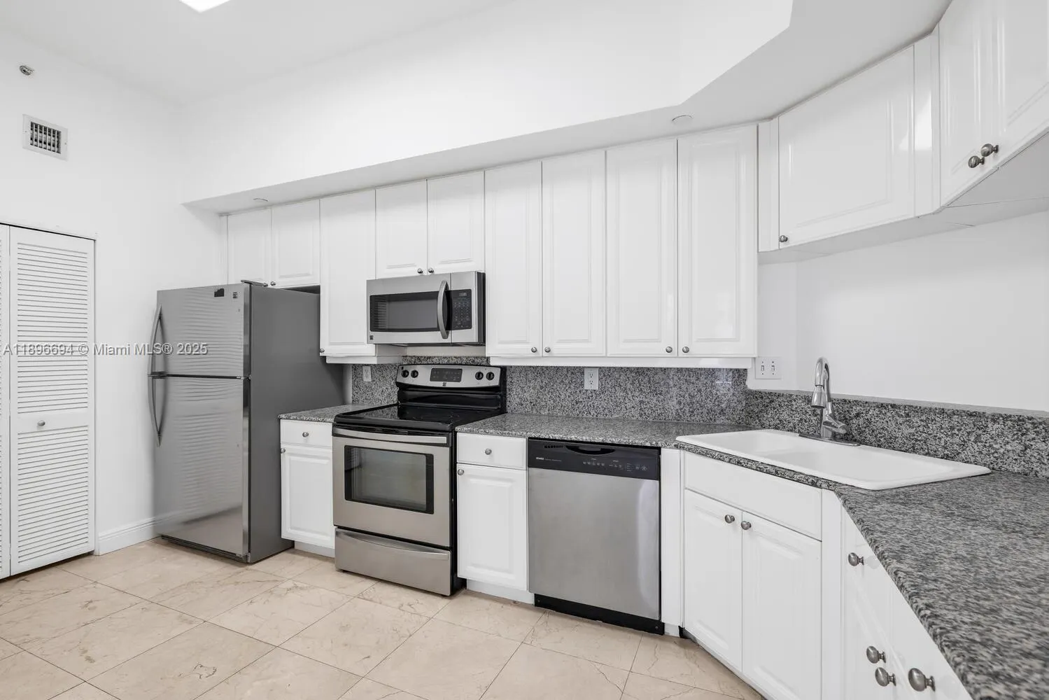 888 Brickell Key Dr, #2607