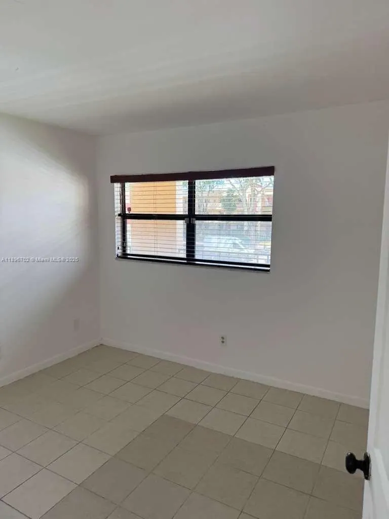 3410 Foxcroft Rd, #205