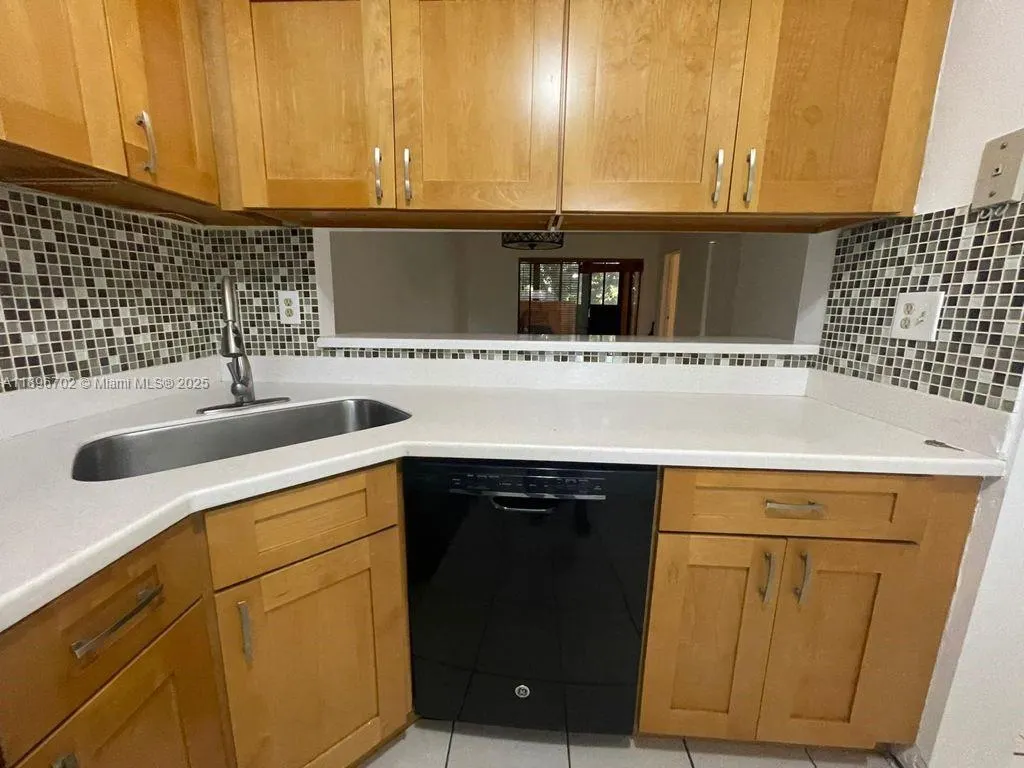 3410 Foxcroft Rd, #205
