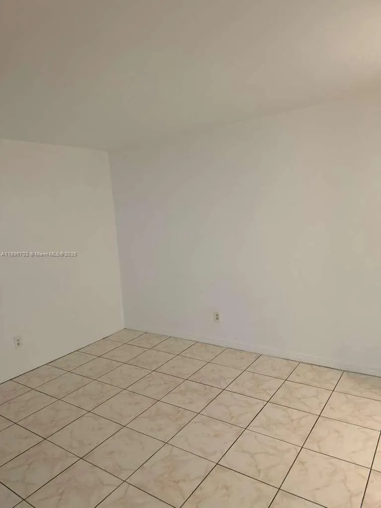 3410 Foxcroft Rd, #205