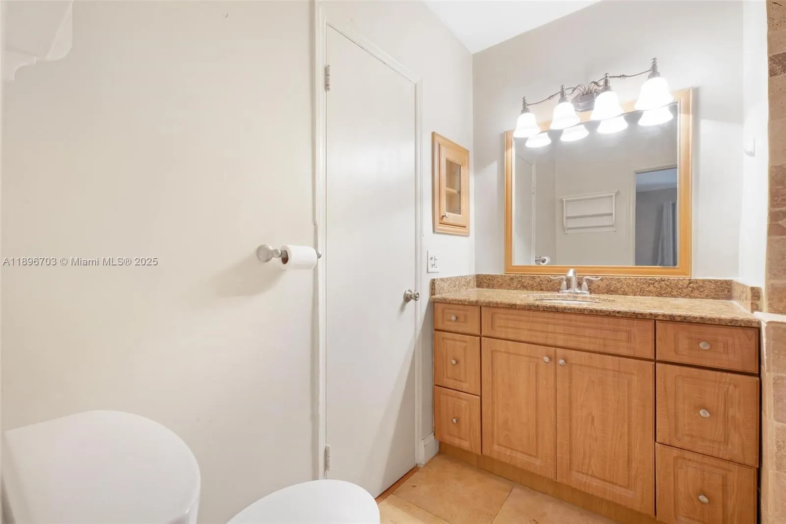 2424 SE 17th Cswy, #207B