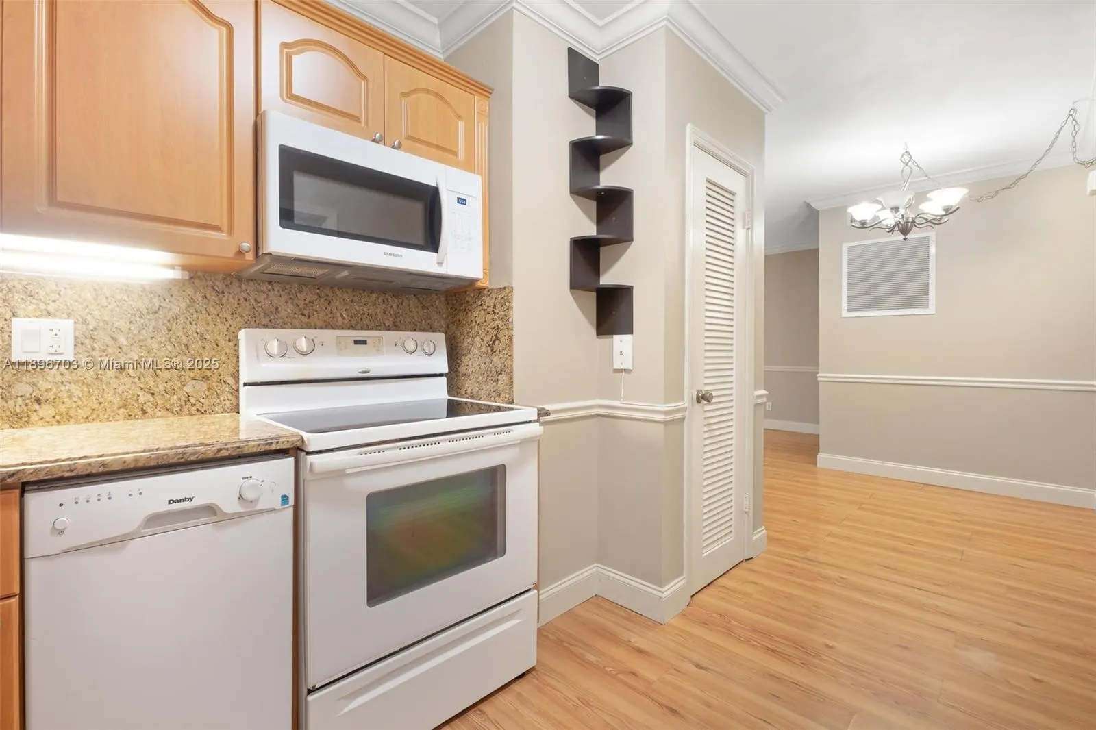 2424 SE 17th Cswy, #207B