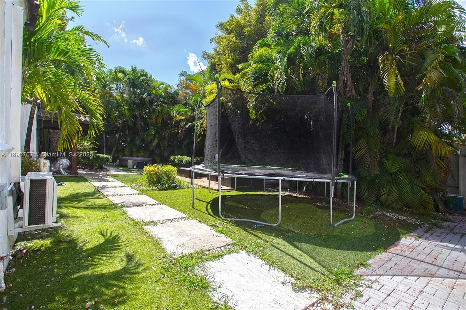 401 SW 28th Rd