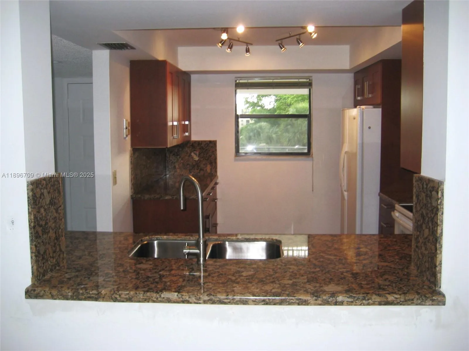 16051 Blatt Blvd, #310