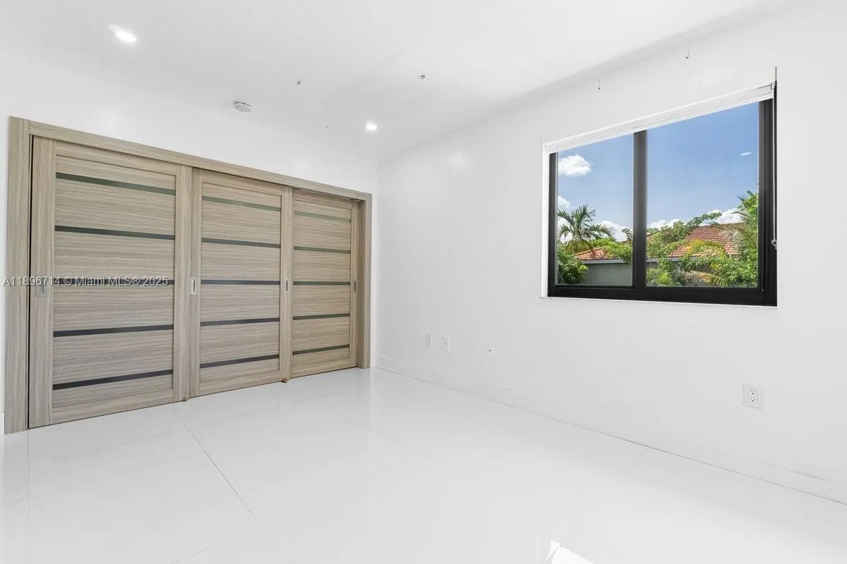 9035 SW 156th Ct, #0