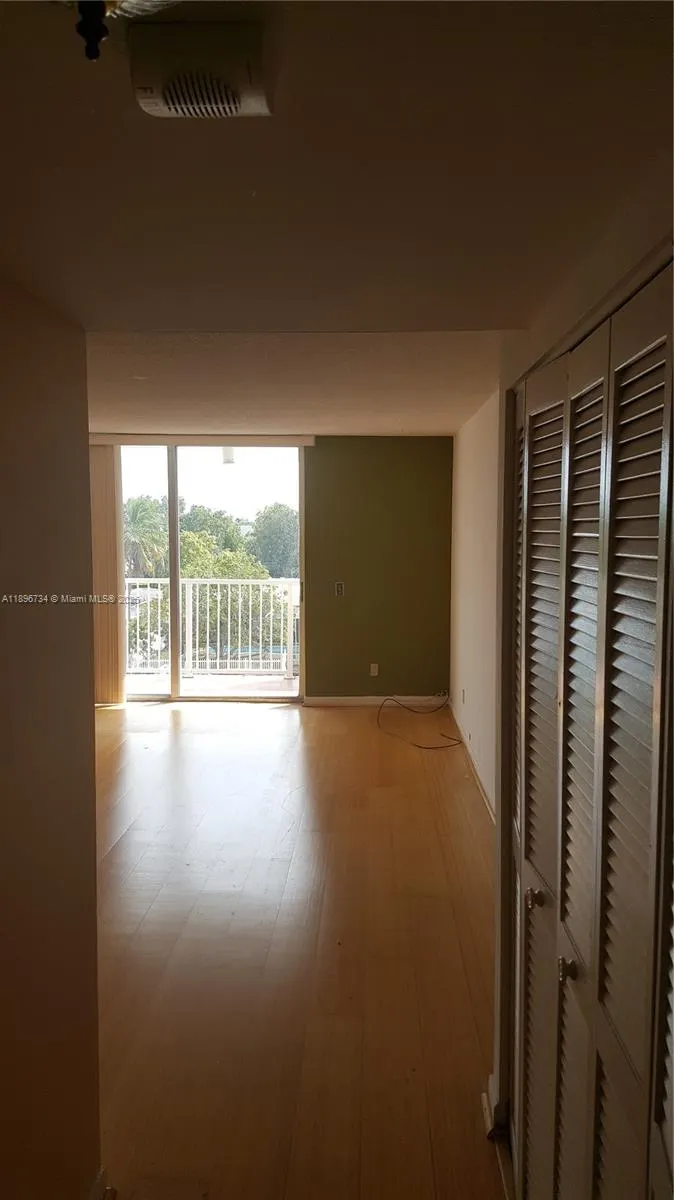 2020 NE 135th St, #406