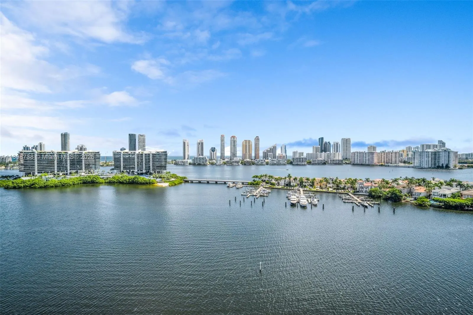 3201 NE 183rd St, #1806