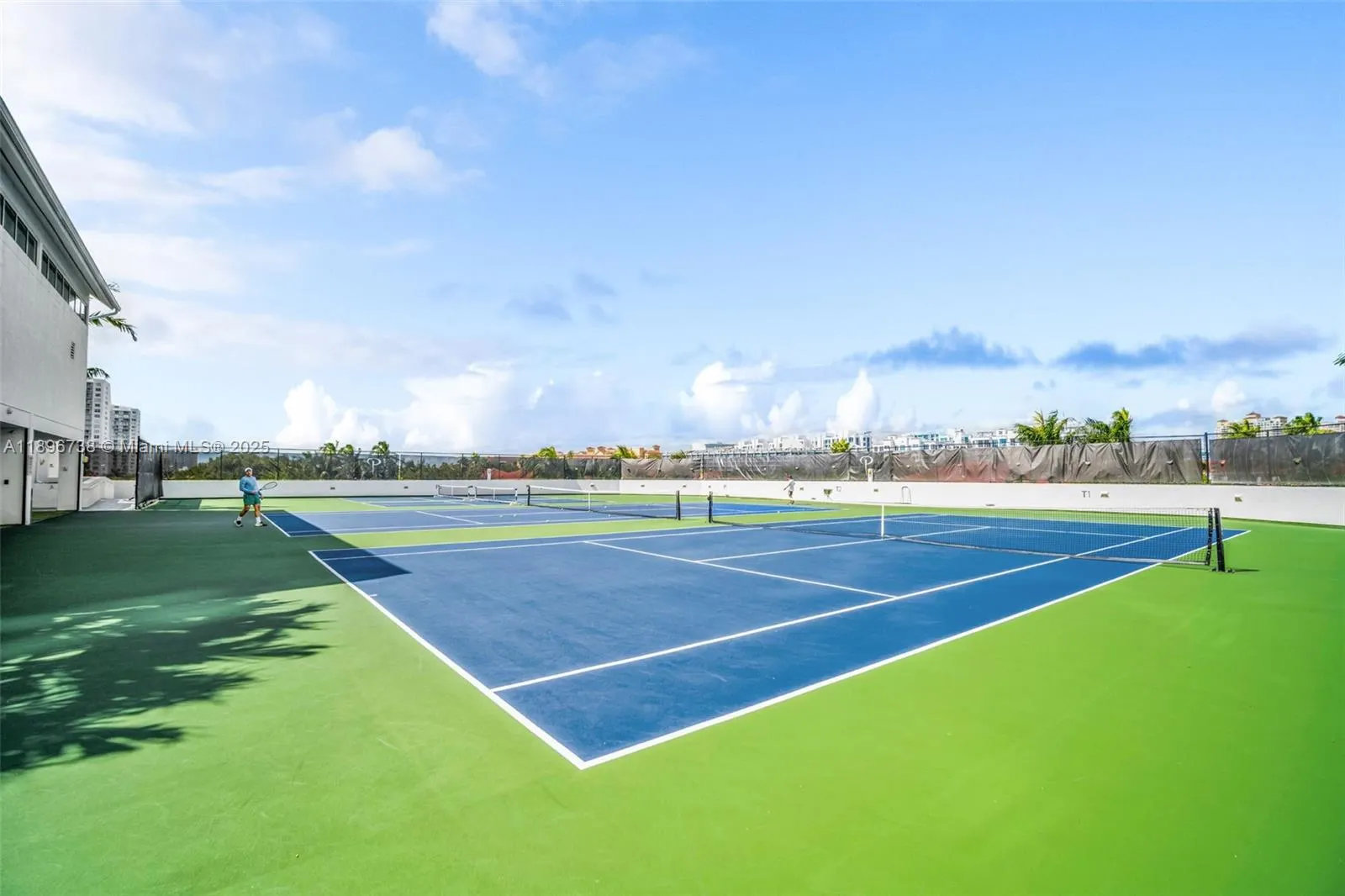 3201 NE 183rd St, #1806