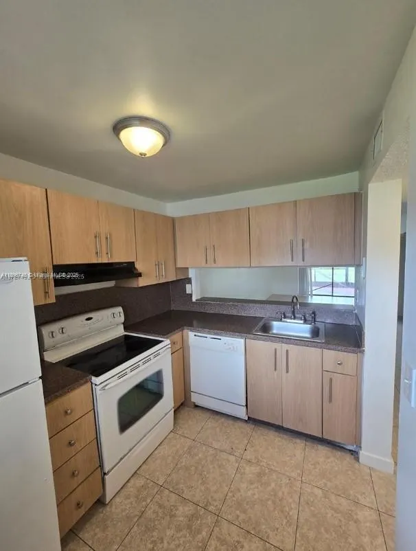 3396 Foxcroft Rd, #113