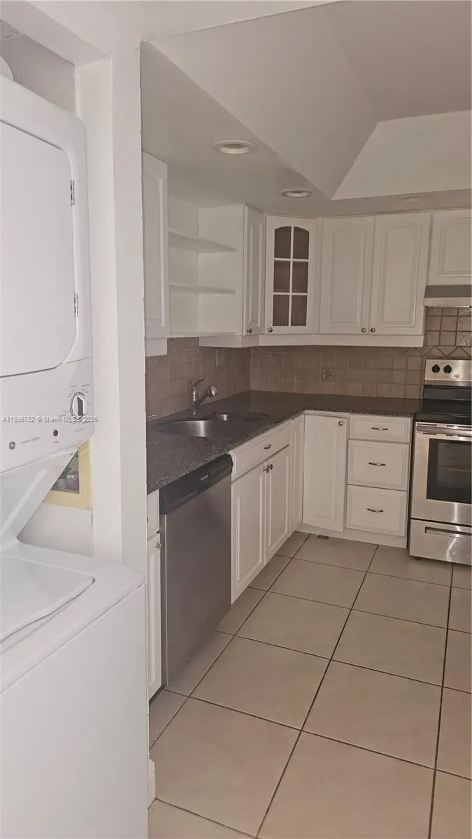 290 174th St, #1905