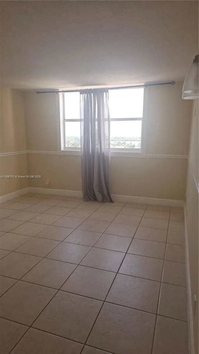 290 174th St, #1905