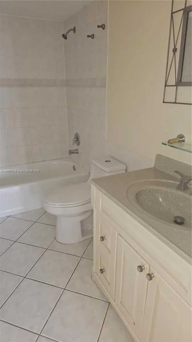 290 174th St, #1905